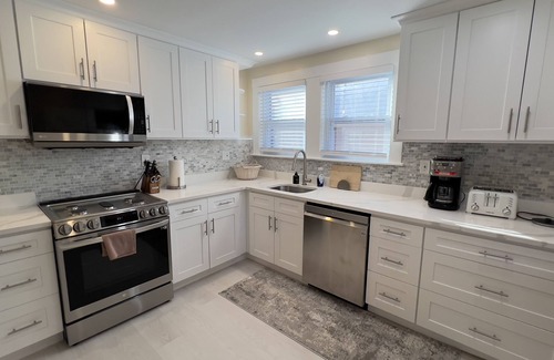 Brighton Eigentumswohnung | Tranquil Renovated 3BR Allston Condo + Parking , Close to Harvard/BU/BC/MIT!