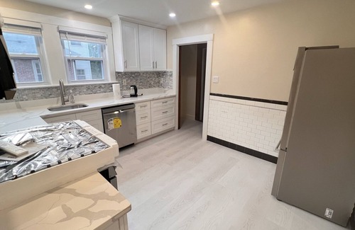 Brighton Eigentumswohnung | Tranquil Renovated 3BR Allston Condo + Parking , Close to Harvard/BU/BC/MIT!