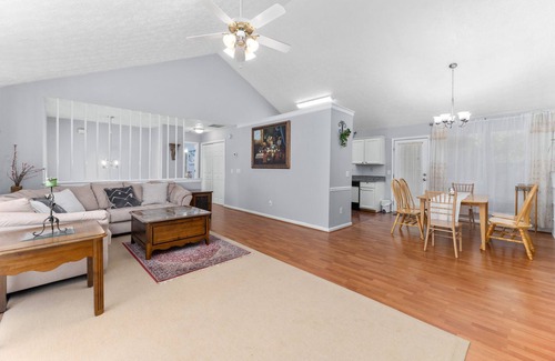 Lawrenceville Haus | Tranquil Retreat on Stoneoak Cir