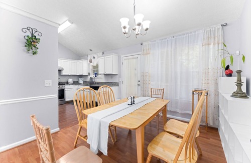 Lawrenceville Haus | Tranquil Retreat on Stoneoak Cir