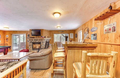 Thornton Kabine | Tranquil Thornton Cabin: Deck, Views & Game Room!