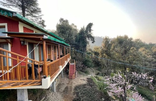 Kaul Wohnung | Tranquil View Cottage - Private Room with Balcony