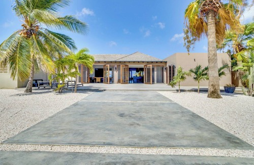 Playa Villa | Tranquil villa with private beach & pier on Something Special dive spot