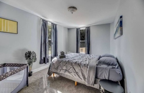 Milford Wohnung | Tranquil Waterside Haven: 4BD Retreat near Bangor