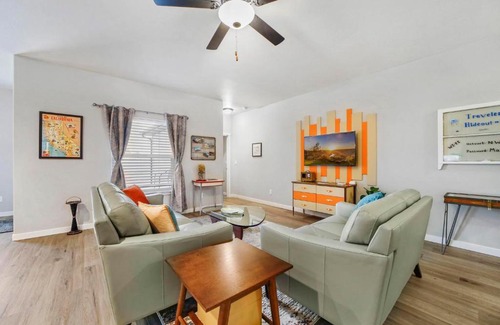 Twin Falls Haus | Travelers Hideout #1