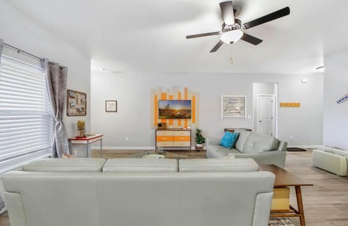 Twin Falls Haus | Travelers Hideout #1