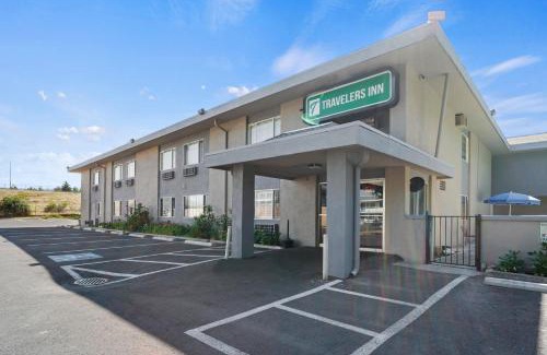 Medford Hotel | Travelers Inn Medford