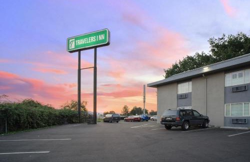 Medford Hotel | Travelers Inn Medford