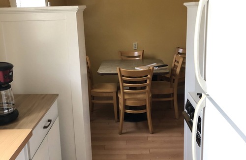 Mount Carbon Wohnung | Travelers Rest slps 5 Riverview, near NRG, trails, fishing. NRG, Falls, & more.