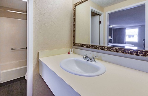 Monroe Hotel | Travelodge by Wyndham Monroe