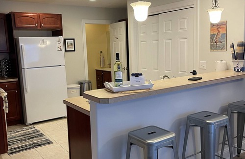 Traverse City Eigentumswohnung | Traverse City, Michigan - Blue Heron Condo - Walk to the beach and Downtown