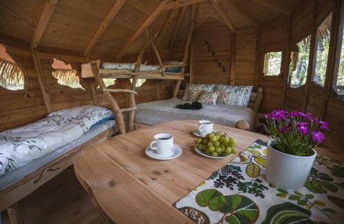 Jinacovice Sonstige | TREE HOUSE U Mravence