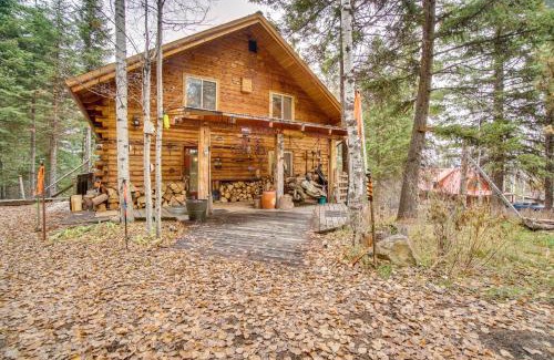 McCall Haus | Tree-Lined McCall Cabin Walk to Payette River!