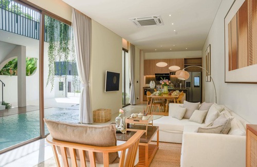 Si Sunthon Villa | Tree O'clock Pool Villa - Phuket