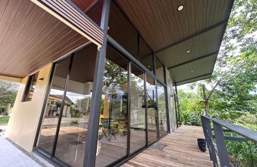 Daniel Flores Wohnung | Tree of Heaven Lodge