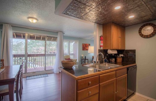 Diamondhead Eigentumswohnung | Tree Top Condo- Resort Style.CLEAN, Quiet, Pools, Beaches, Golf