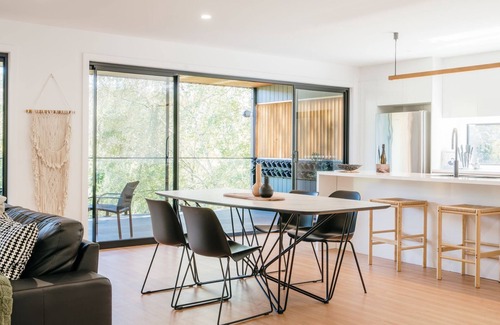 South Launceston Haus | Tree Top Treasure ITAS