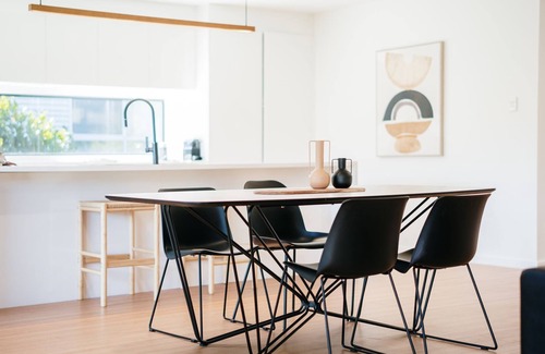 South Launceston Haus | Tree Top Treasure ITAS