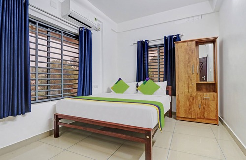 Aluva Haus | Treebo Nirupama, 750m from Aluva Railway station