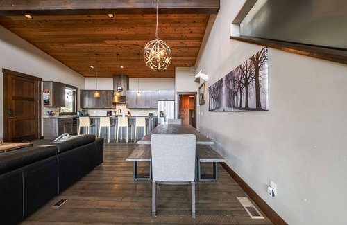 Eureka Haus | Treehouse at the Wilderness Club