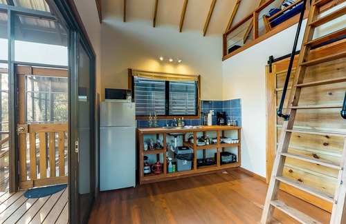 Surfside Haus | Baumhaus wie Cabana in ruhiger Lage mit eigener Veranda und Picknicktisch