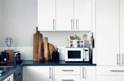 Echuca Wohnung | Treehouse Hideouts - Ground Level - Heygarth House Townhouse - Port of Echuca