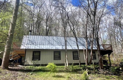 Franklin Kabine | Treehouse in Woods outdoor hot tub pool optional