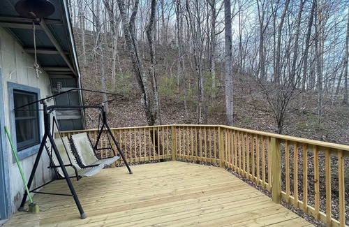 Franklin Kabine | Treehouse in Woods outdoor hot tub pool optional