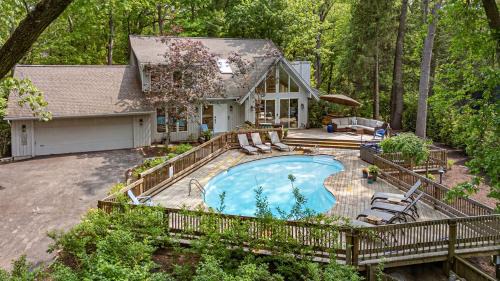 Michiana Haus | Treehouse Oasis
