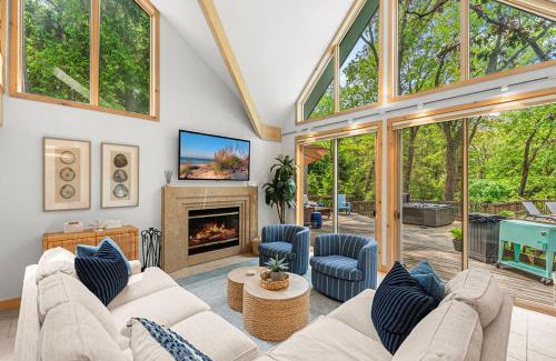 Michiana Haus | Treehouse Oasis