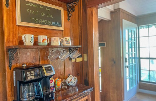 Talisheek Kabine | Treehouse Riverfront Retreat! Unplug & Reconnect