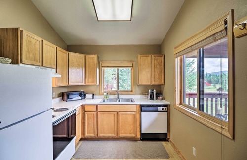 Trego Kabine | NEU! Trego Cabin w / Mtn Views, einfachen Zugang zum See