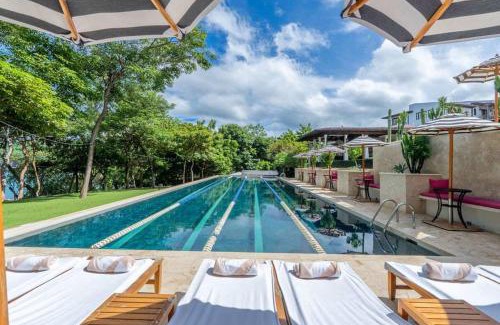 Las Catalinas Wohnung | Trendy Condo with Modern Decor, Stunning Ocean Views, and Exclusive Beach Club Access