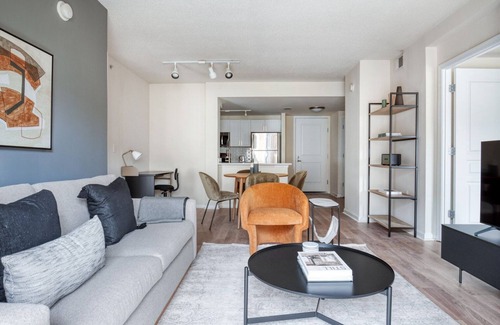 North Bethesda Wohnung | Trendy North Bethesda 2BR w/ W/D, Pool & Gym, nr Metro, by Blueground
