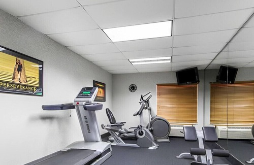Owatonna Haus | Trendy Sanctuary for Your Lovely Crew!Free WiFi