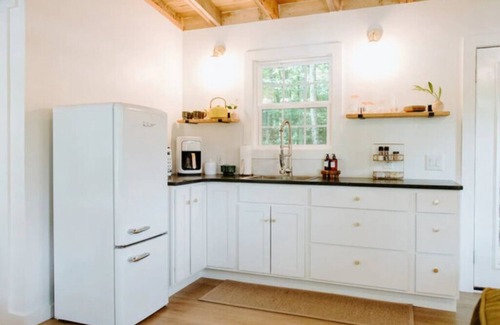 Flag Pond Kabine | Trent Treehouse Unit 7- Not Pet Friendly - Glamping Retro