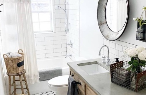 Salem Lakes Haus | Trevor Cottage, with swimming pool and fire pit