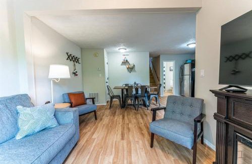 Indian Point Skihütte | Tribesman Resort #1 on Table Rock Lake by Silver Dollar City