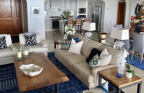 Zona Hotelera Eigentumswohnung | Kürzlich aktualisiert Dreibettzimmer mit Bad am Strand