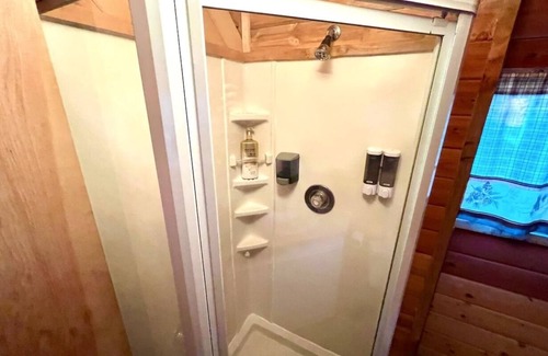 West Glacier Resort | Triple G's Resort - Cabin 2