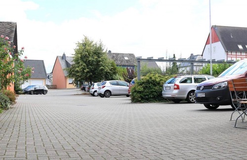 Kirchberg Haus | Dreibettzimmer Dusche/WC - Hotel Weber am Markt