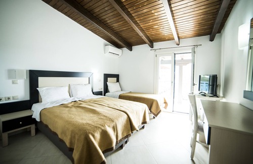 Kamena Vourla Hotel | DREIBETT ZIMMER IN EINEN 3STERNE HOTEL