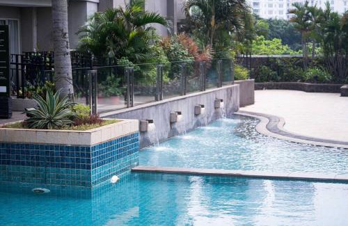 Grogol Utara Wohnung | Trivana Pool View 3BR Senayan