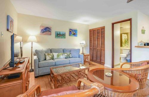 Hanamaulu Haus | Tropical 1 Bedroom with 2 Full Bath at Resort