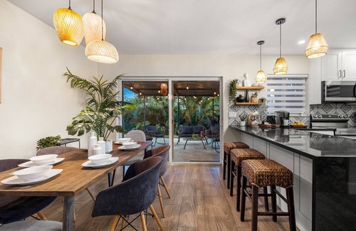 Edgewood Haus | Tropical Getaway + Heated Pool, Arcades–5 MIN to The Fort: Pickleball - Sleeps 8