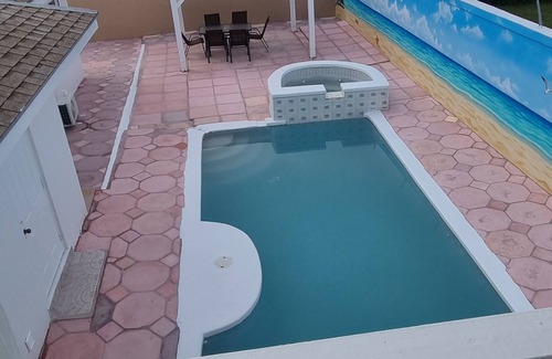 Nassau Haus | Tropical Haven. Your home away from home to relax and enjoy the island breeze.