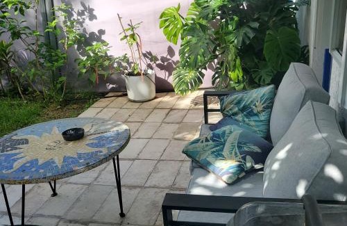 Central Oakland Park Wohnung | Tropical Hideaway!