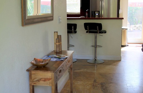 Middle River Terrace Haus | Stilvoll gestaltete Tropical Getaway mit eigenem Pool