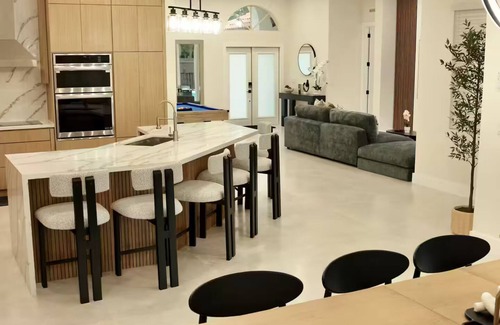 Sunrise Haus | Tropical Villa Retreat - Pool Game Room Lounge