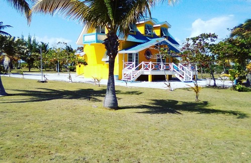 St. George's Caye Haus | Tropickeas
